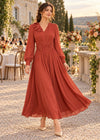 Robe terracotta automne longue portée lors d’un mariage