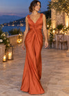 Tenue invitée mariage terracotta longue portée en soirée